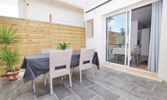 Aleria House | Amazing home in Aleria with WiFi