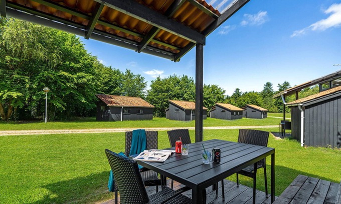 Hampen House | Amazing home in Hampen with WiFi
