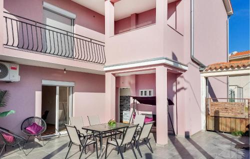 Salakovci House | Amazing Home In Labin With Kitchen