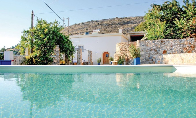 Malaxa House | Amazing home in Malaxa, Chania