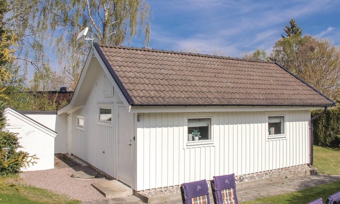 Mjovik House | Amazing home in Nättraby with kitchen