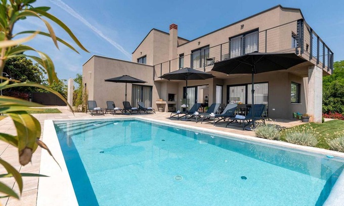 Farini House | Amazing home in Visnjan