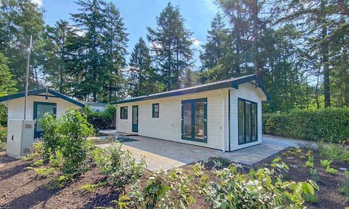 Vorden House | Amazing home in Vorden with kitchen