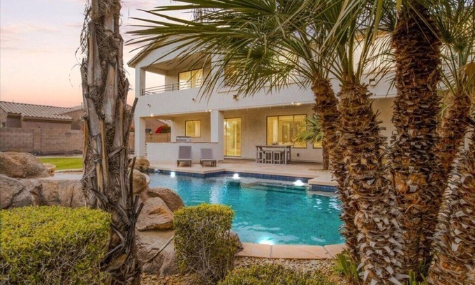 Litchfield Park House | Amazing Litchfield Estate With Backyard Oasis!