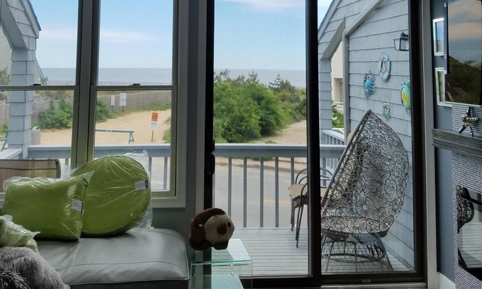 Montauk Condo | Amazing Location 2-bedroom Townhouse - Sleeps 8