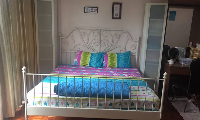 Sembawang House | AMAZING MASTER BEDROOM SUITE FOR THE SOPHISTICATED