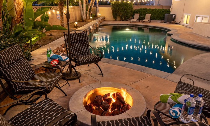 Southeast Anaheim House | Amazing Modern Pool House near Disneyland