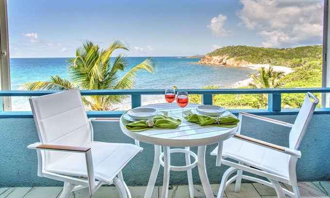Bolongo Bay Condo | Amazing ocean view condo walking distance to Bolongo beach.