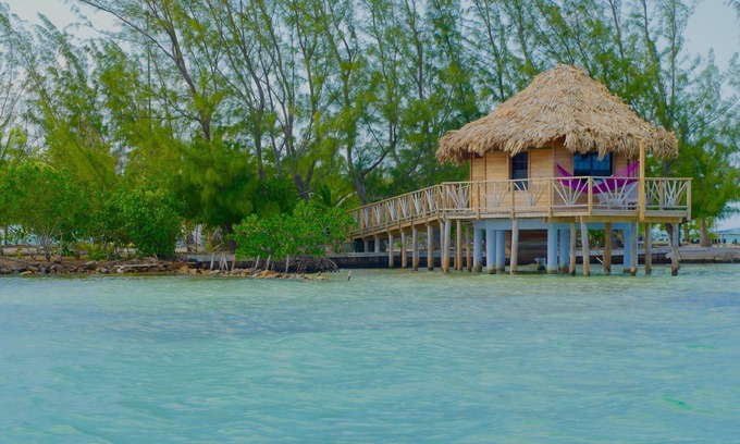 Thatch Caye Resort | Amazing Ocean Views Bungalow w/Private Patio, A/C, & Walk-In Shower