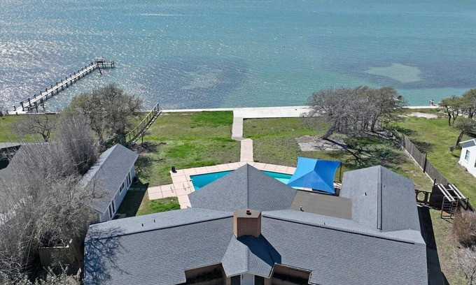 Ingleside House | Amazing Pool! Waterfront, Outdoor Kitchen, Room for the whole family!