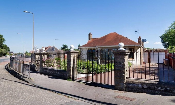 Duddingston House | Amazing Private Villa Sleeps 8, 9 mins to centre