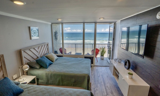 Ocean View Halifax Estates Apartment | Amazing Renovated Beachfront Studio at Daytona Beach
