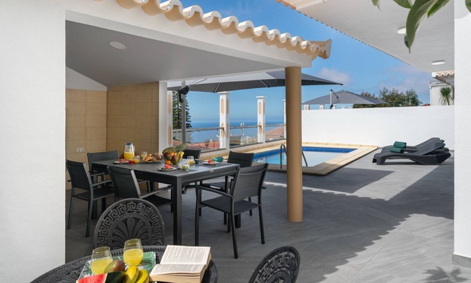 Monte Villa | Amazing sea views over Funchal | Atlantic Sunrise