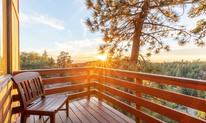 Green Valley Lake Cabin | Amazing sunset views over Green Valley Lake, BBQ, Firepit, Hikes!