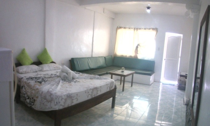 Puerto Galera Apartment | Amazing Sunset Ocean View-DELUXE STUDIO