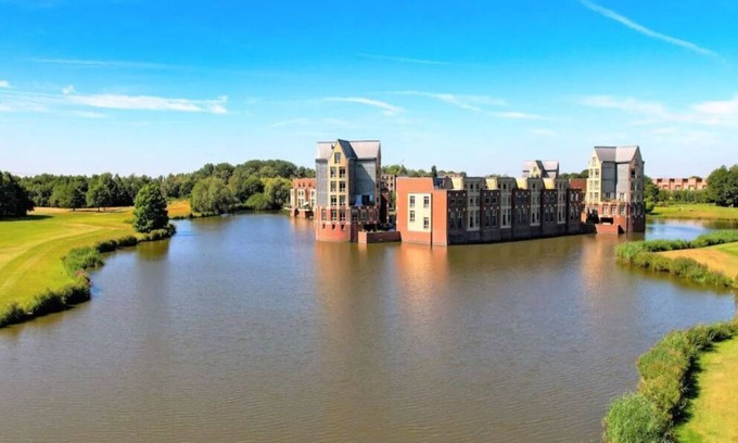 's-Hertogenbosch Apartment | Amazing Towerhouse with phenomenal views and jacuzzi
