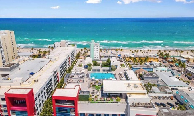 Hollywood Condo | Amazing unit in Hollywood Beach Resort & beach access