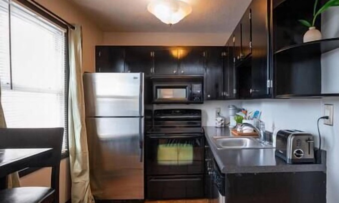 Lowry Hill East Apartment | Amazing Uptown Studio long stays