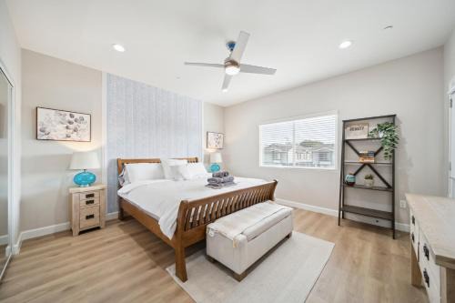 Midway City House | Amazing Value with High Comfort, 14 Guests for 4BR by Disneyland, Beaches, Rodeo 39 & More