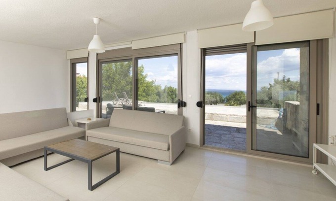 Polichrono Villa | Amazing Villa at the best Spot!