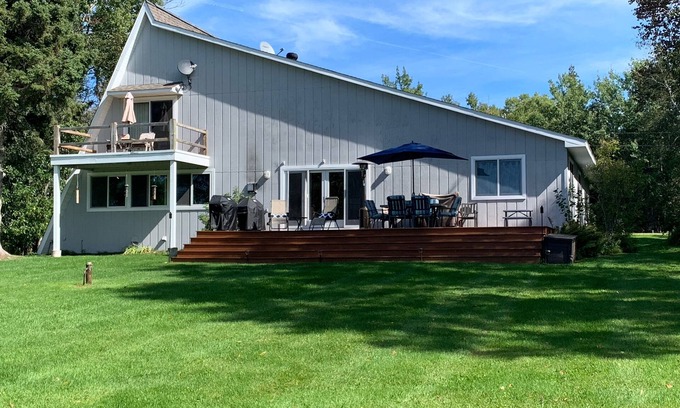 Barbeau House | Amazing waterfront island getaway
