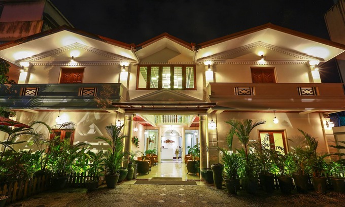Bahan Hotel | Ambassador Hill