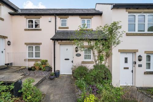 Cark House | Amber Cottage