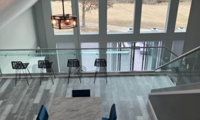Marion House | Amenity loaded golf course retreat!