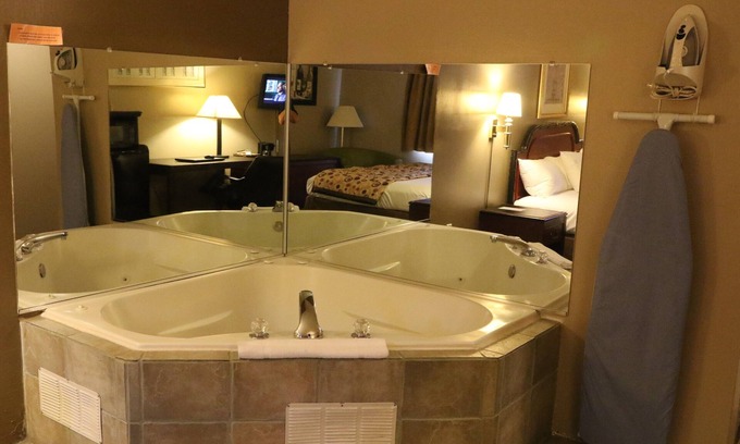 Bonnyman Hotel | American Elite Inn