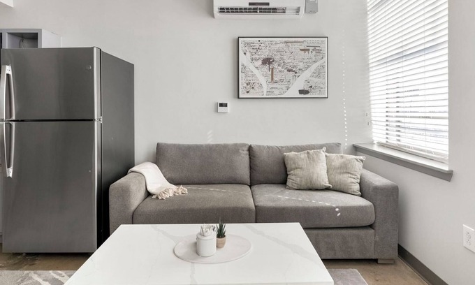 Central City Apartment | AmericanLife 1BD 4 - One Bedroom Apartment, Sleeps 2