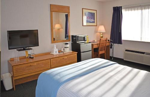 Newberry Hotel | Americas Best Value Inn & Suites - Tahquamenon Country