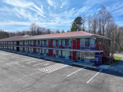 Revelo Hotel | Americas Best Value Inn Stearns, KY