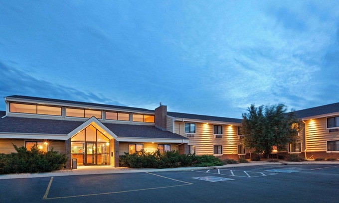 Mitchell Hotel | AmericInn by Wyndham Mitchell
