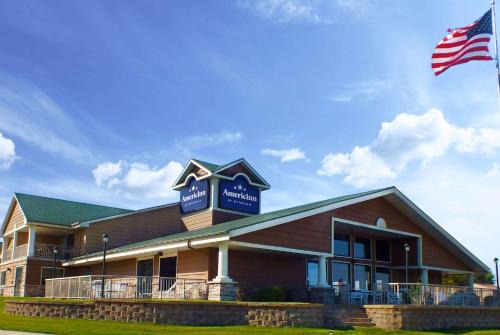 Okoboji Hotel | AmericInn by Wyndham Okoboji