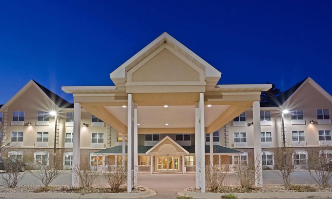 Iron Mountain Hotel | AmericInn by Wyndham Iron Mountain