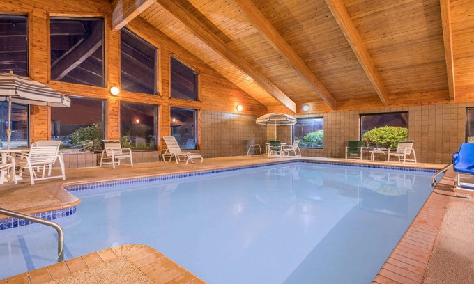 Little Falls Hotel | AmericInn by Wyndham Little Falls