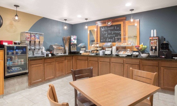 Mount Pleasant Hotel | AmericInn by Wyndham Mount Pleasant