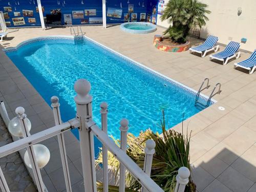 Palavas-les-Flots Hotel | Amerique Hotel Palavas - Piscine - Plage