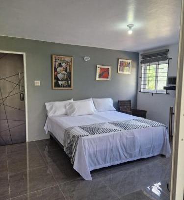 Beverly Hills House | Amharic
