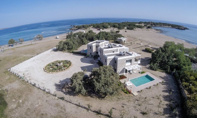 Gialos Villa | AMMOS-CEDAR BAY BEACHSIDE VILLAS -LUXURY STONE VILLA -PRIVATE POOL