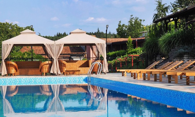 Mirzaani Hotel | Ampelo Resort