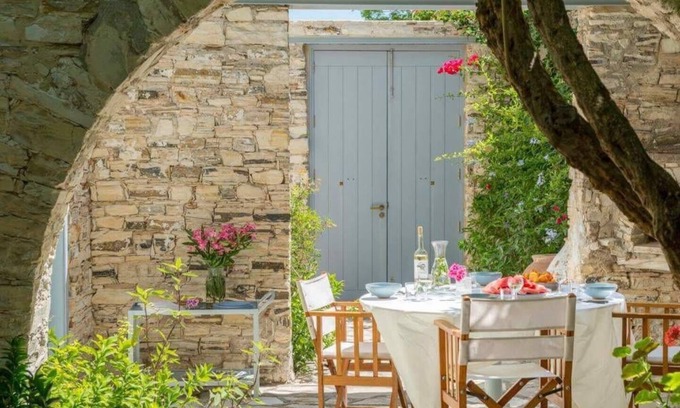Pano Lefkara House | AMPLE PLACES Monadiko HousenTraditional house in the center of Lefkara village