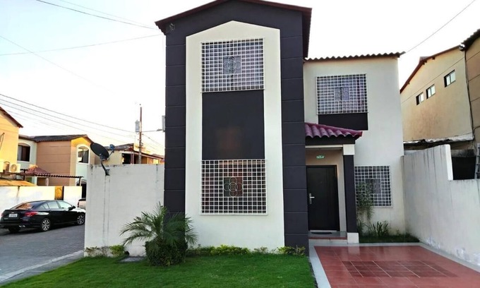 La Aurora House | Amplia casa para disfrutar en familia, vaciones o trabajo