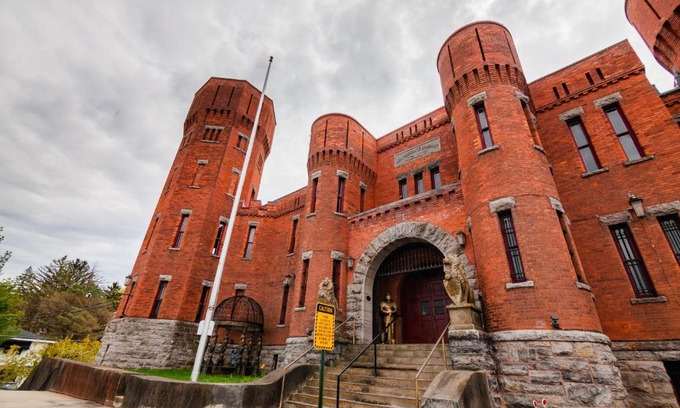 Amsterdam Hotel | Amsterdam Castle NY