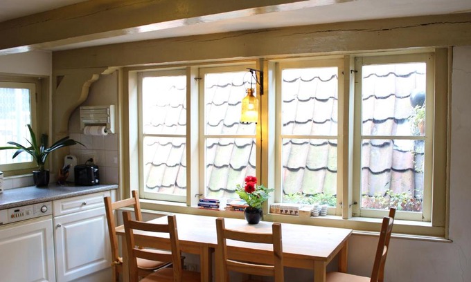 Red Light District House | Amsterdam Central Guest House