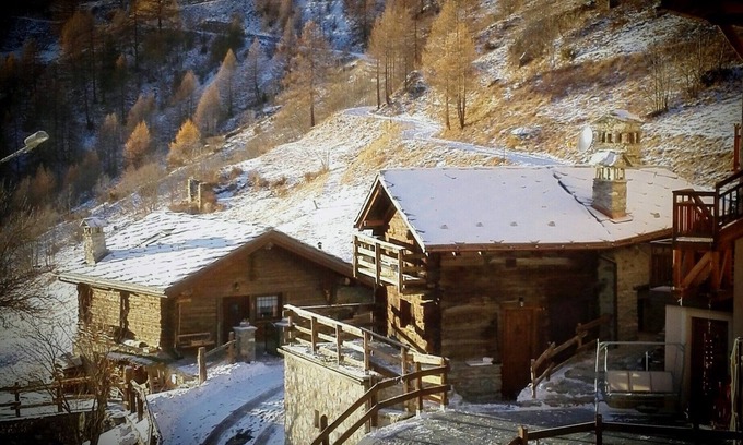Bionaz Ski Chalet | An ancient fairy-tale rascard, a chalet surrounded by nature