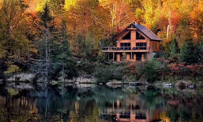 Wentworth-Nord Ski Chalet | An enchanting wooden chalet for a relaxing stay in the heart of nature.