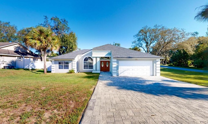 Sunridge Woods House | An Oasis in the Sun