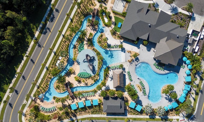 Kissimmee House | "An Oasis of Tranquility and Entertainment for the Whole Family"