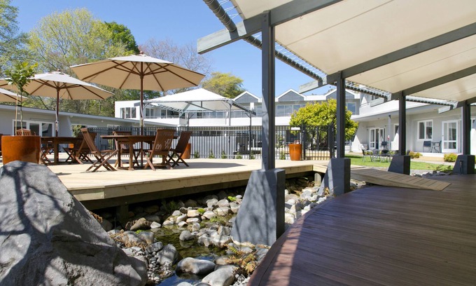 Two Mile Bay Hotel | Anchorage Resort Taupo